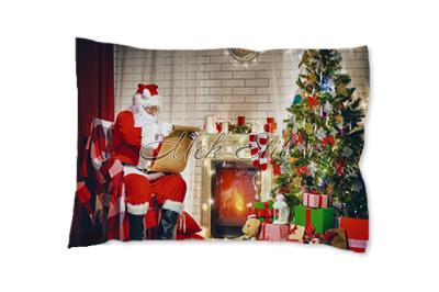 Спално бельо   Коледен текстил 2023 Коледна калъфка - Дядо Коледа до елхата